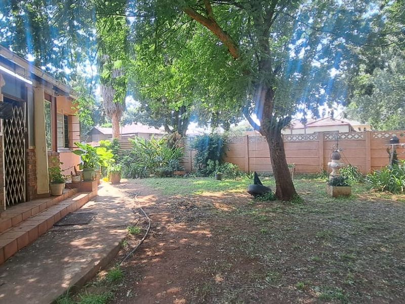 Charming Home with Endless Potential and Income Opportunity! - Photo 2