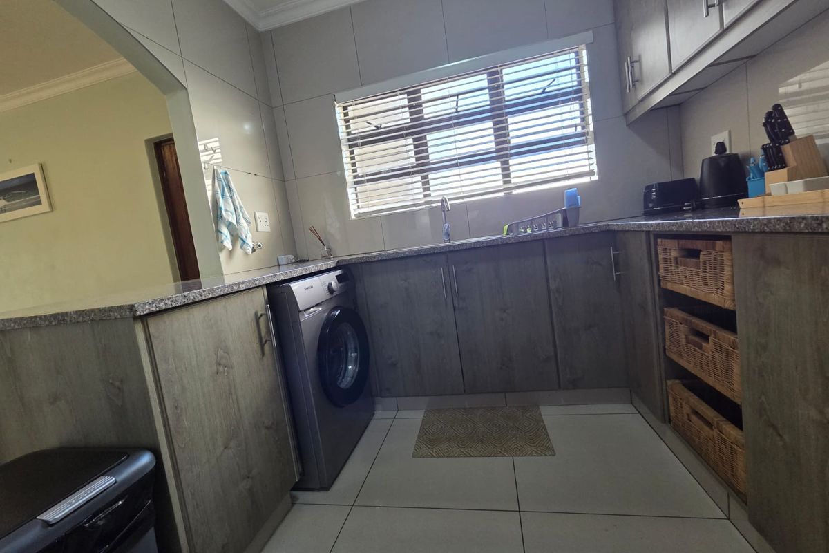 Perfect Coastal Getaway – 3-Bedroom Apartment | Walk to the Beach | Ideal for Airbnb - Photo 5