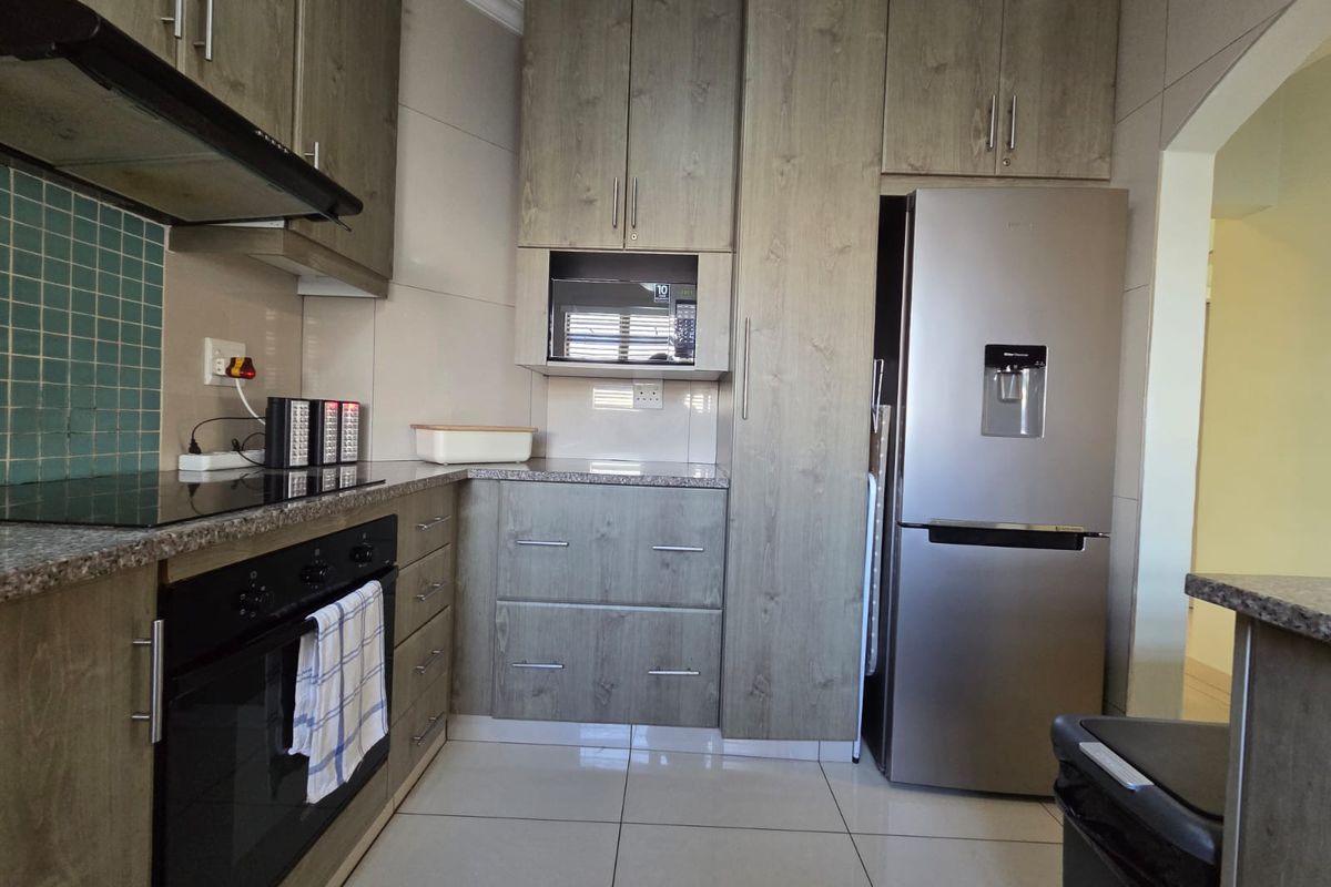 Perfect Coastal Getaway – 3-Bedroom Apartment | Walk to the Beach | Ideal for Airbnb - Photo 4