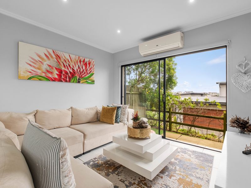 Modern 2-Bedroom Apartment – Palm Lakes Estate - Photo 10