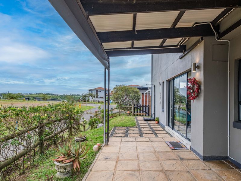 Modern 2-Bedroom Apartment – Palm Lakes Estate - Photo 2