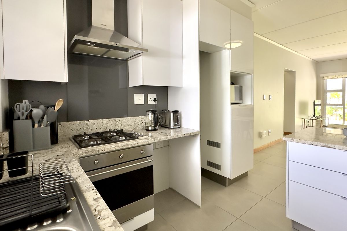 Fully Furnished 2-Bedroom Garden Apartment – Bryanston - Available Immediately - Photo 5
