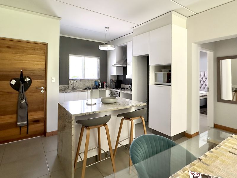 Fully Furnished 2-Bedroom Garden Apartment – Bryanston - Available Immediately - Photo 9