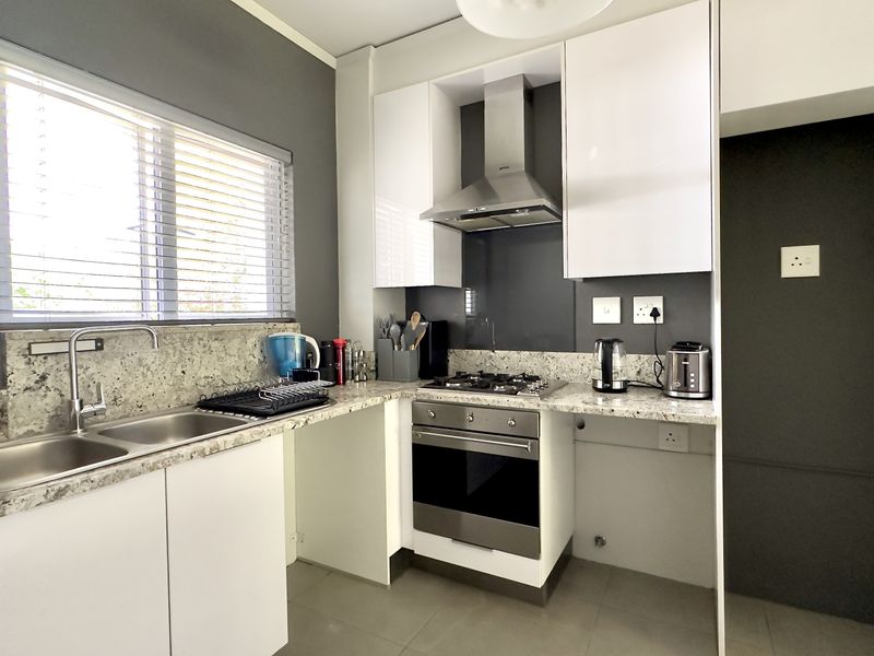 Fully Furnished 2-Bedroom Garden Apartment – Bryanston - Available Immediately - Photo 6