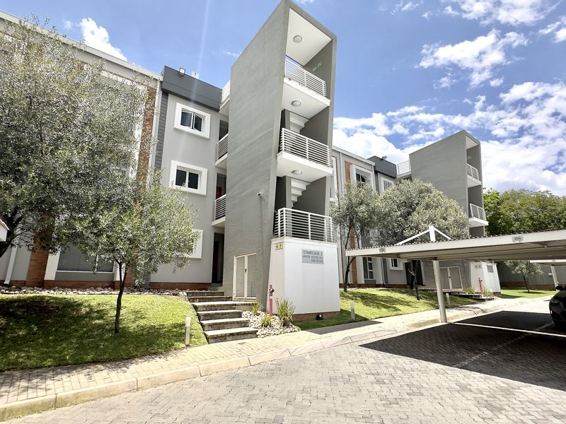Fully Furnished 2-Bedroom Garden Apartment – Bryanston - Available Immediately - Photo 2