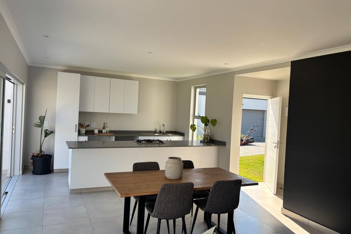 Stylish 3-Bedroom Modern Home with Entertainment Space & Premium Finishes - Photo 5