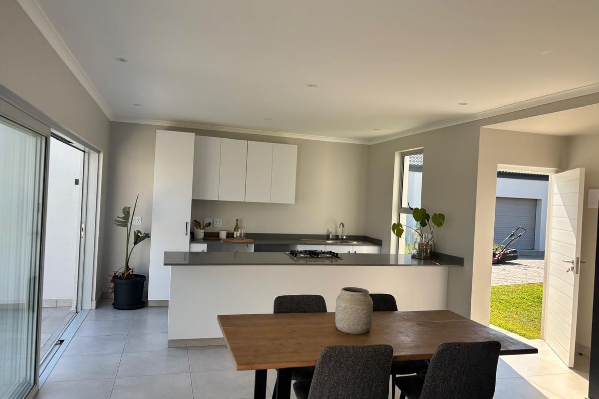 Stylish 3-Bedroom Modern Home with Entertainment Space & Premium Finishes - Photo 4