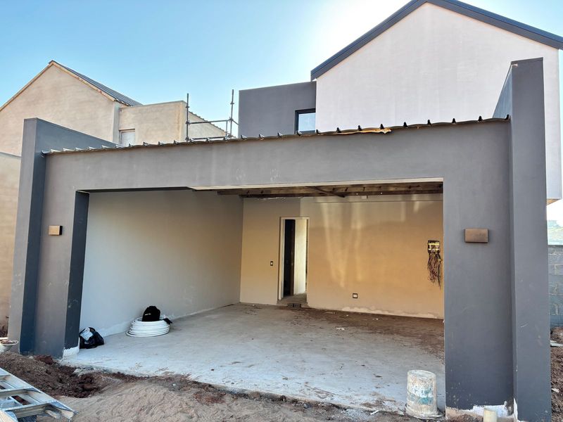 Modern 3-Bedroom Lock-Up-and-Go | Spacious & Stylish Living - Photo 5