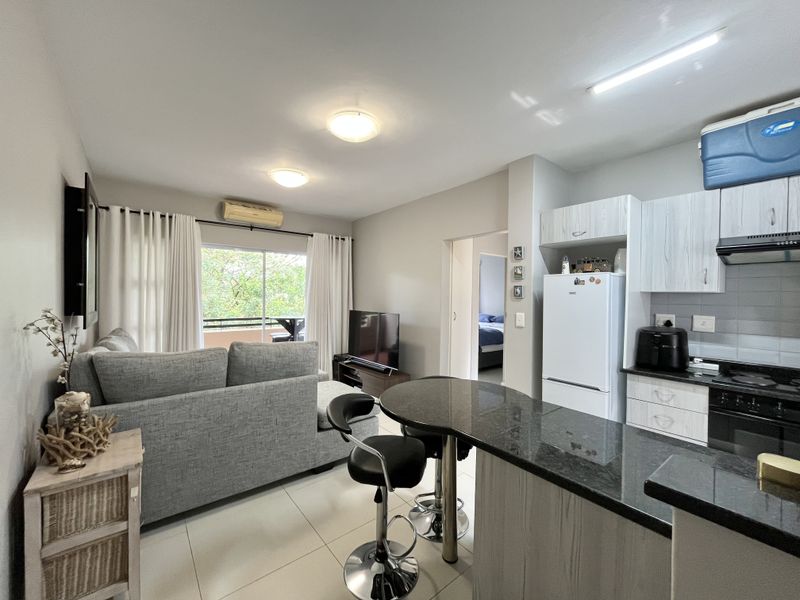 Perfectly located 2 bedroom apartment - Photo 5