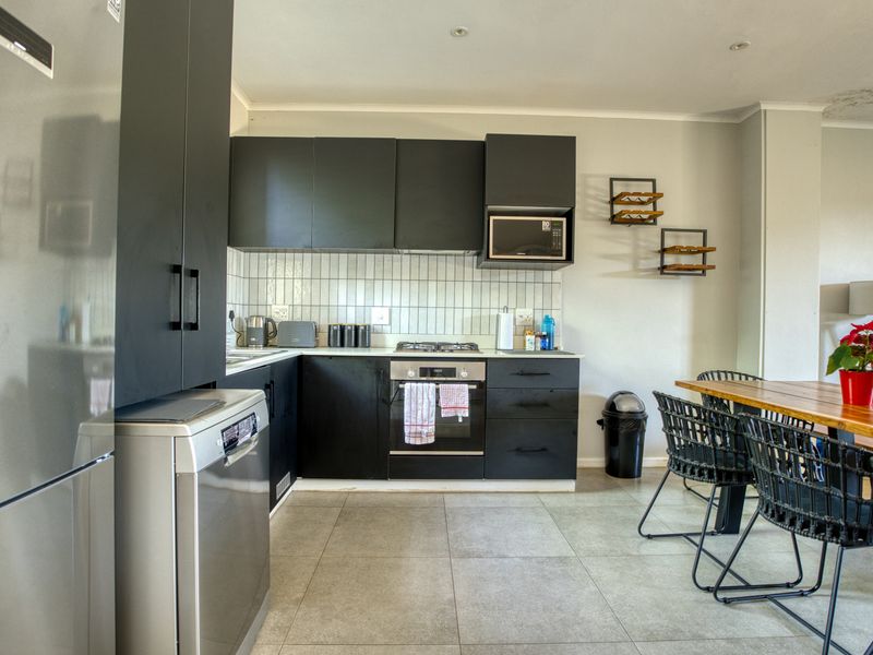 Stunning 3-Bedroom Townhouse in Zululami Estate - Photo 4