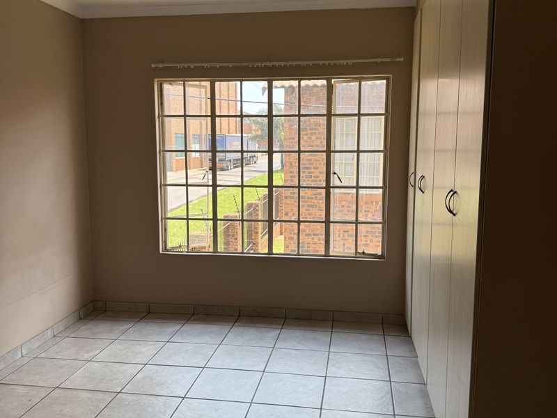 Apartment Rental Monthly In Witbank - Photo 5