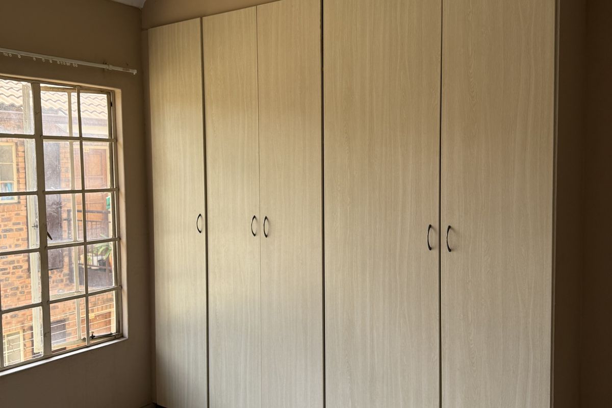 Apartment Rental Monthly In Witbank - Photo 4