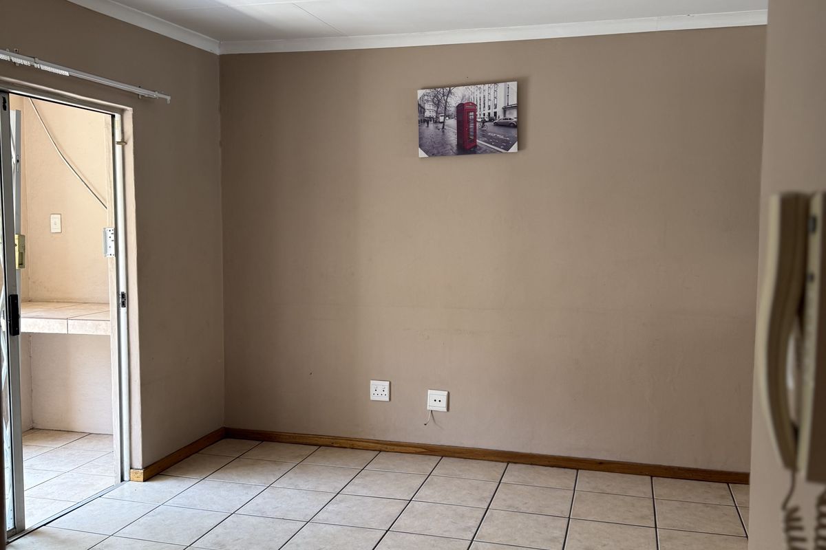 Apartment Rental Monthly In Witbank - Photo 2