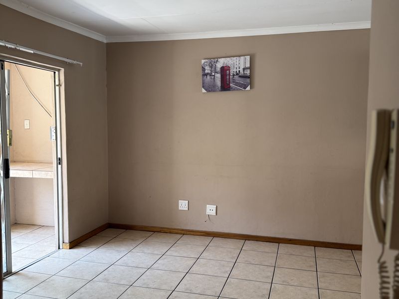 Apartment Rental Monthly In Witbank - Photo 2