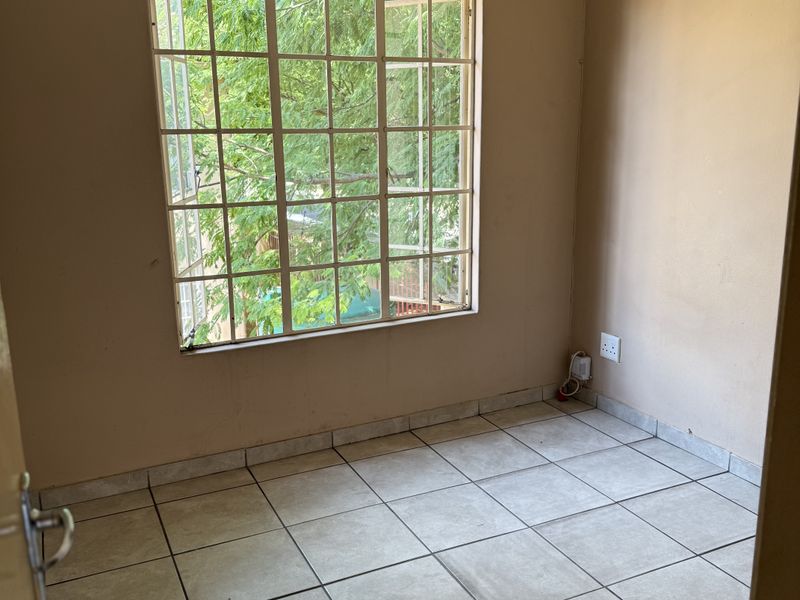 Apartment Rental Monthly In Witbank - Photo 8