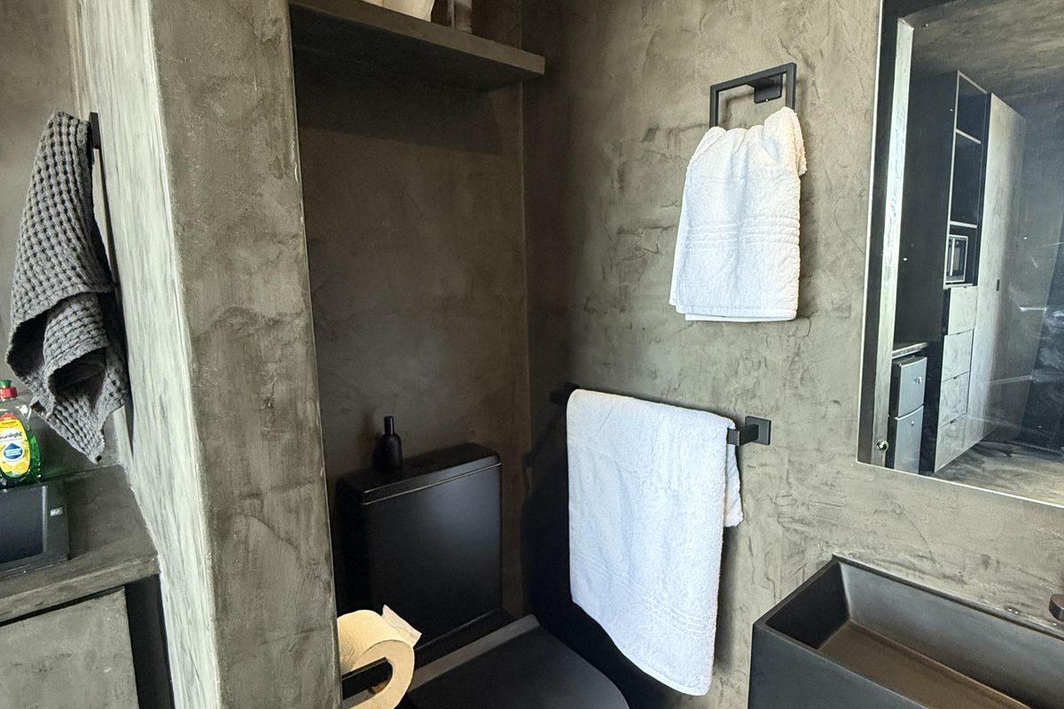 Trendy city studio selling fully furnished with air bnb profile - Photo 3