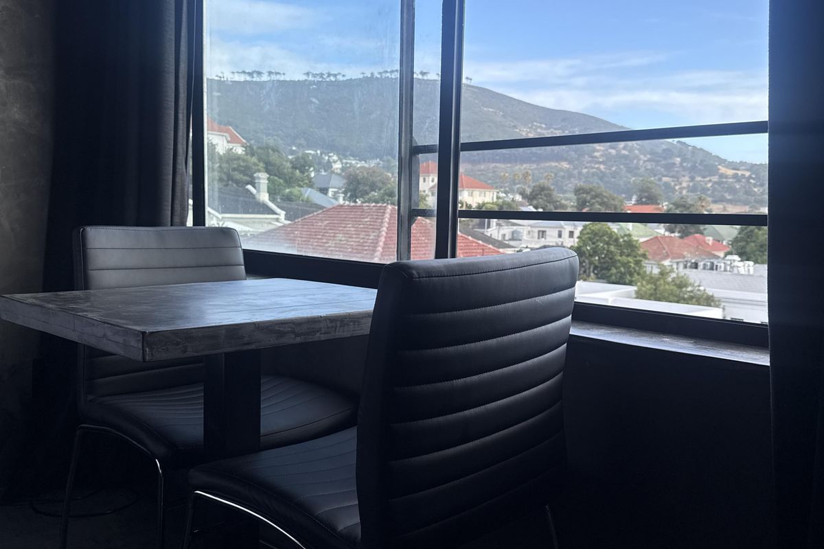 Trendy city studio selling fully furnished with air bnb profile - Photo 2