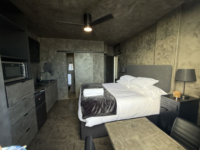 Trendy city studio selling fully furnished with air bnb profile - Photo 7