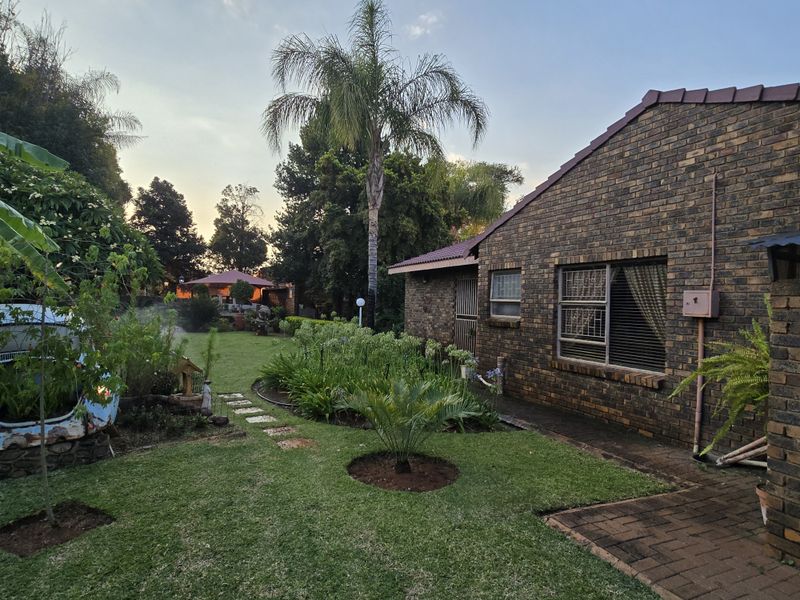 Stunning 4-Bedroom Managerial Property For Sale – Mooinooi - Photo 2