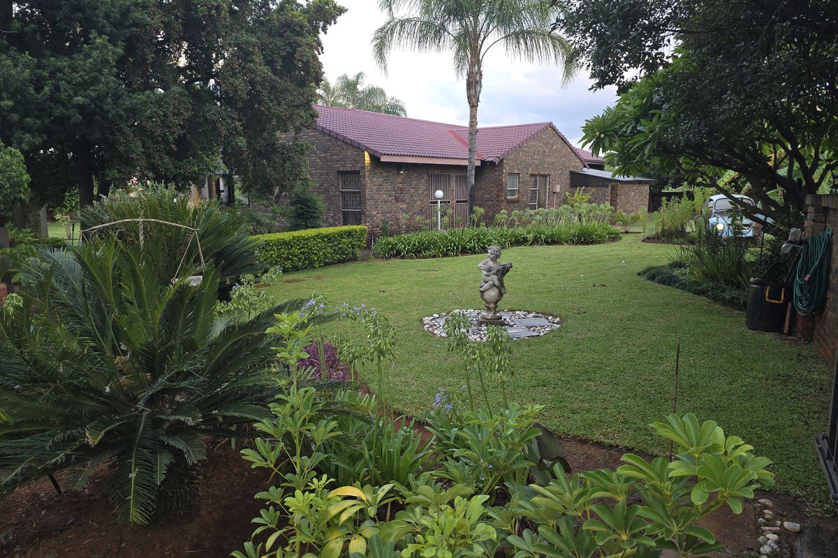 Stunning 4-Bedroom Managerial Property For Sale – Mooinooi - Photo 3