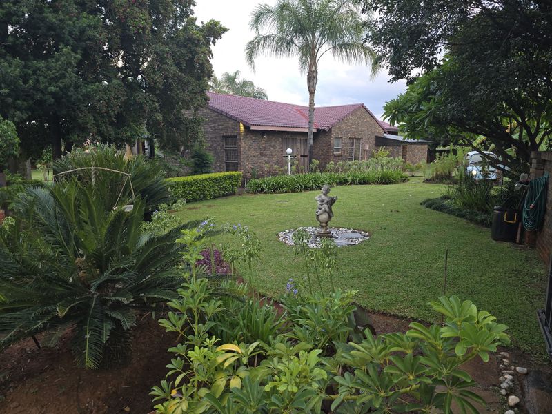 Stunning 4-Bedroom Managerial Property For Sale – Mooinooi - Photo 3