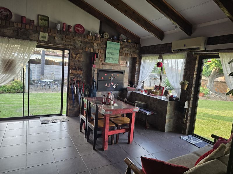 Stunning 4-Bedroom Managerial Property For Sale – Mooinooi - Photo 6