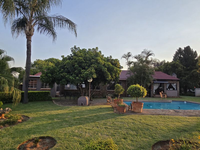 Stunning 4-Bedroom Managerial Property For Sale – Mooinooi - Photo 5