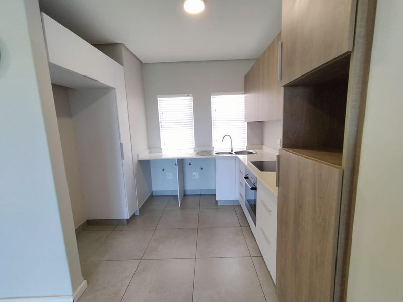 Stunning Townhouse in Manor Views Estate - Photo 3