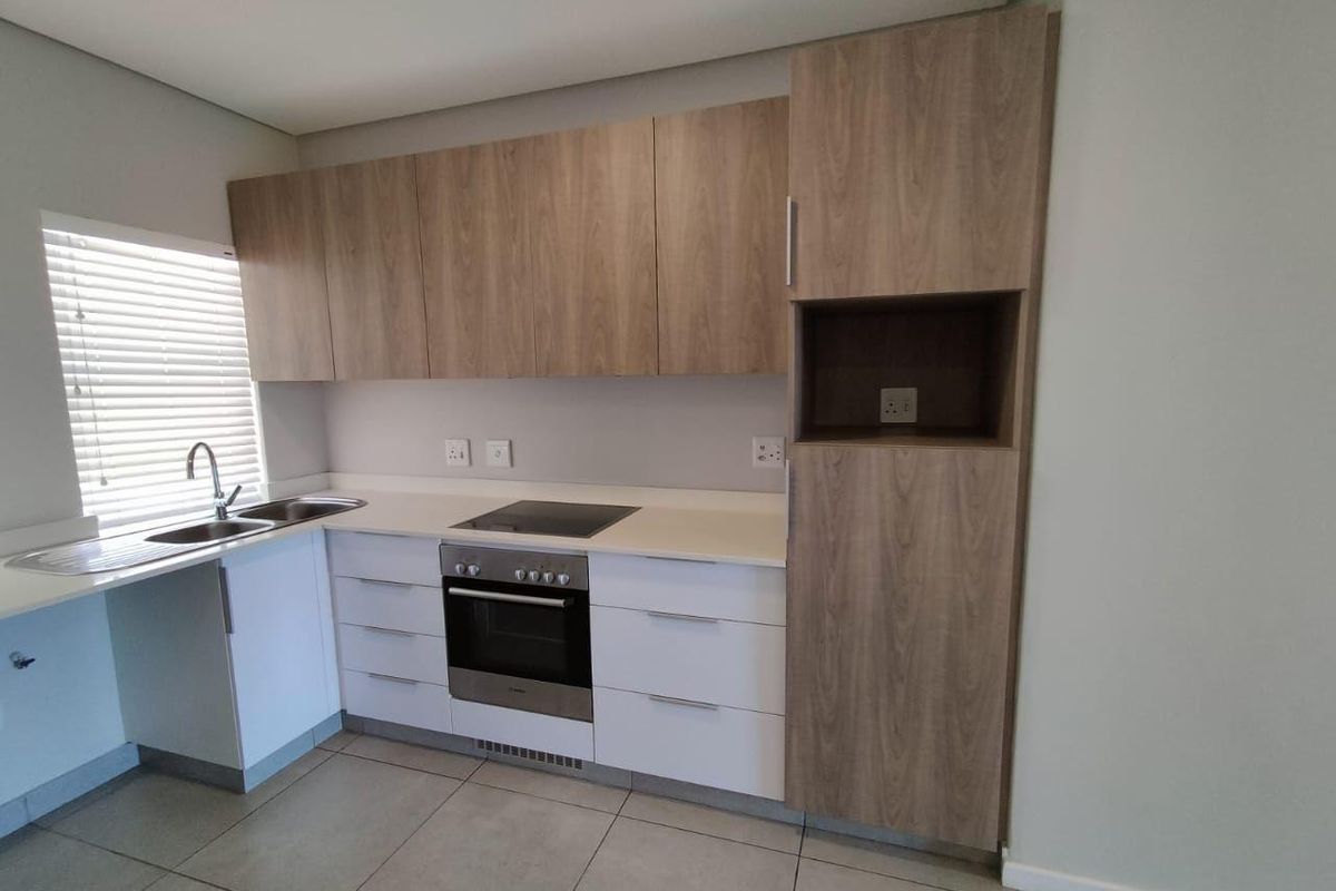 Stunning Townhouse in Manor Views Estate - Photo 2