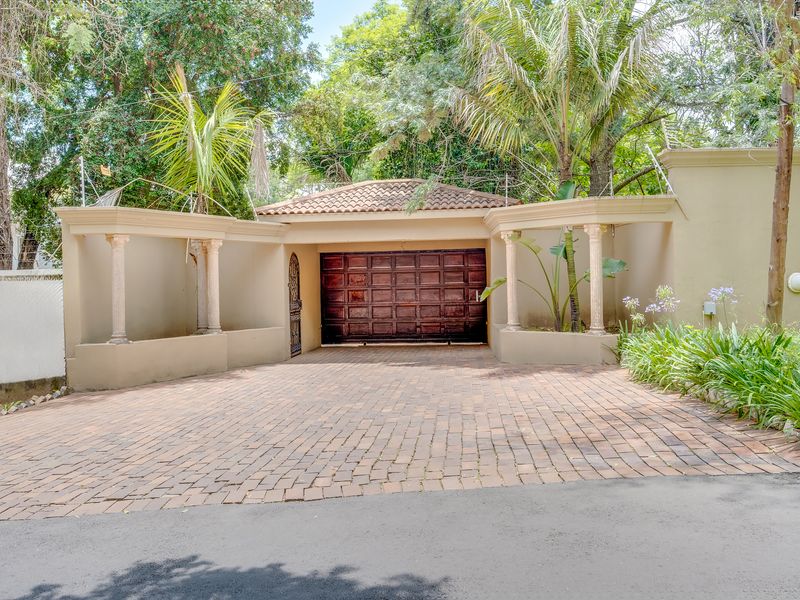 Exclusive Tuscan Bryanston Masterpiece: Resort-Style Villa with Income-Generating Potential - Photo 2