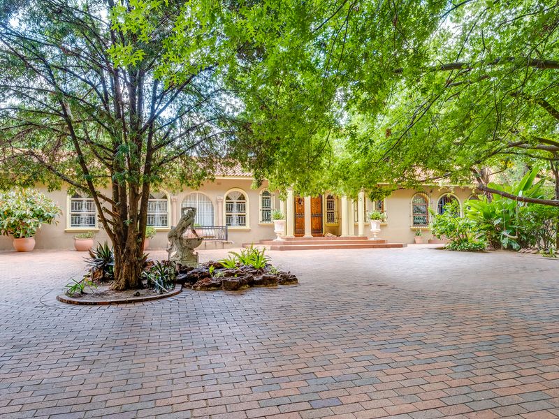 Exclusive Tuscan Bryanston Masterpiece: Resort-Style Villa with Income-Generating Potential - Photo 7