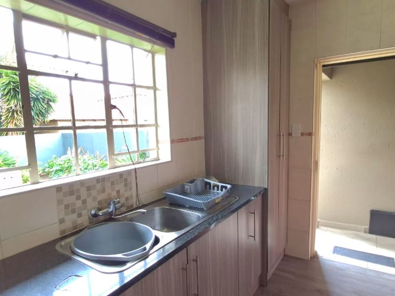 Gorgeous Double Story Property in Brakpan North - Photo 8