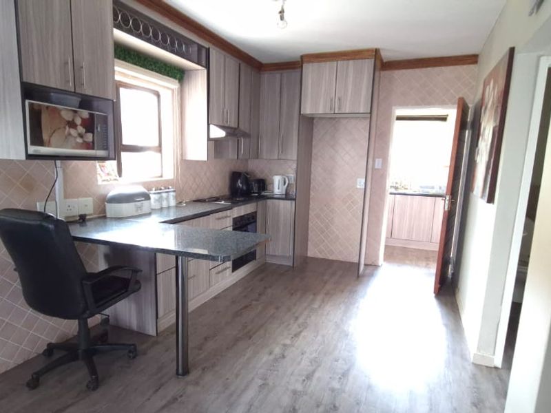 Gorgeous Double Story Property in Brakpan North - Photo 7