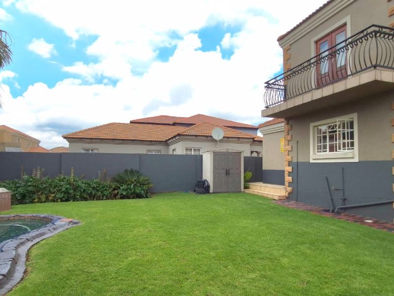 Gorgeous Double Story Property in Brakpan North - Photo 5