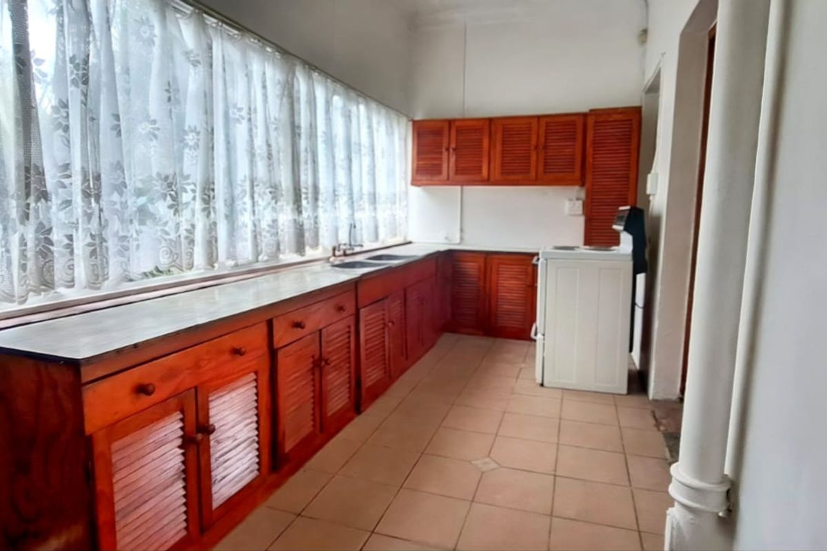 Beautiful Family Home - Photo 5