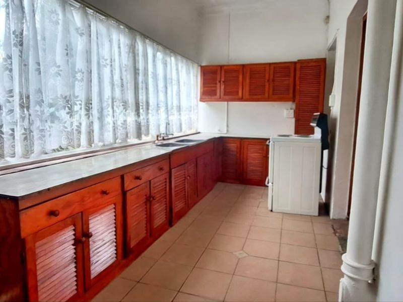 Beautiful Family Home - Photo 5