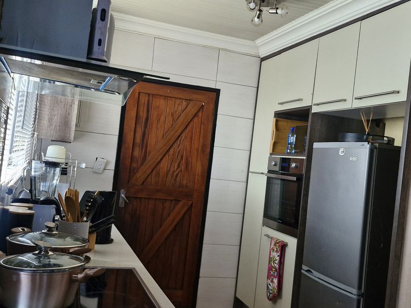 3 BEDROOM HOUSE FOR SALE IN MAHUBE VALLEY FOR R780  000 - Photo 5
