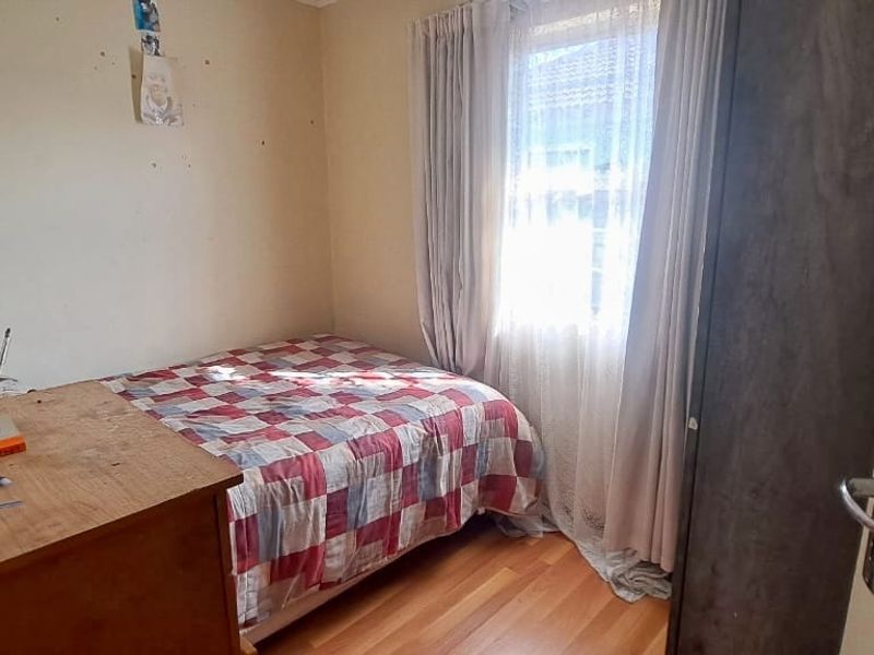 Beautiful Three Bedroom Two Bathroom - Photo 7