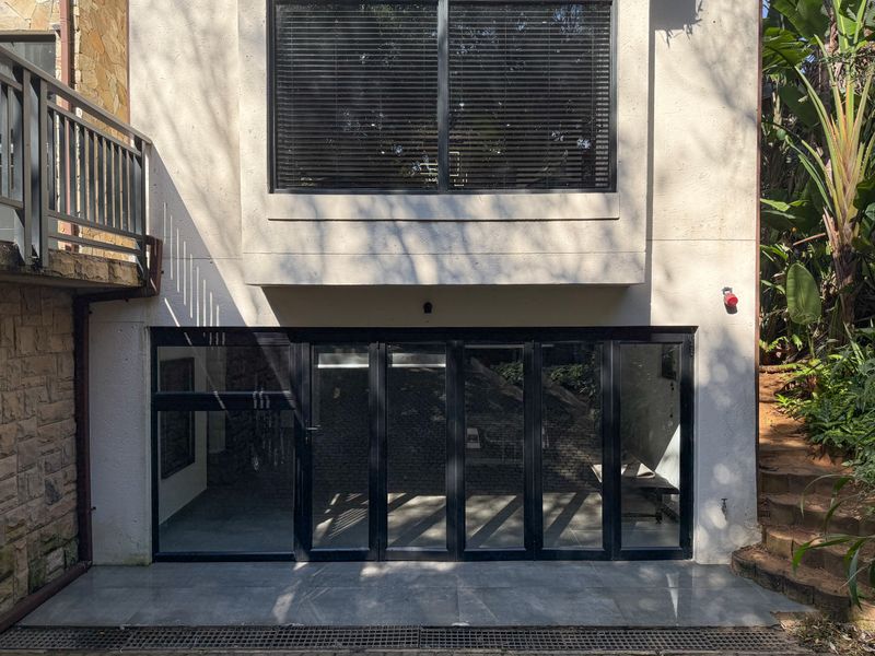 Luxury 5-Bedroom Holiday Home in Zimbali Estate - Photo 2