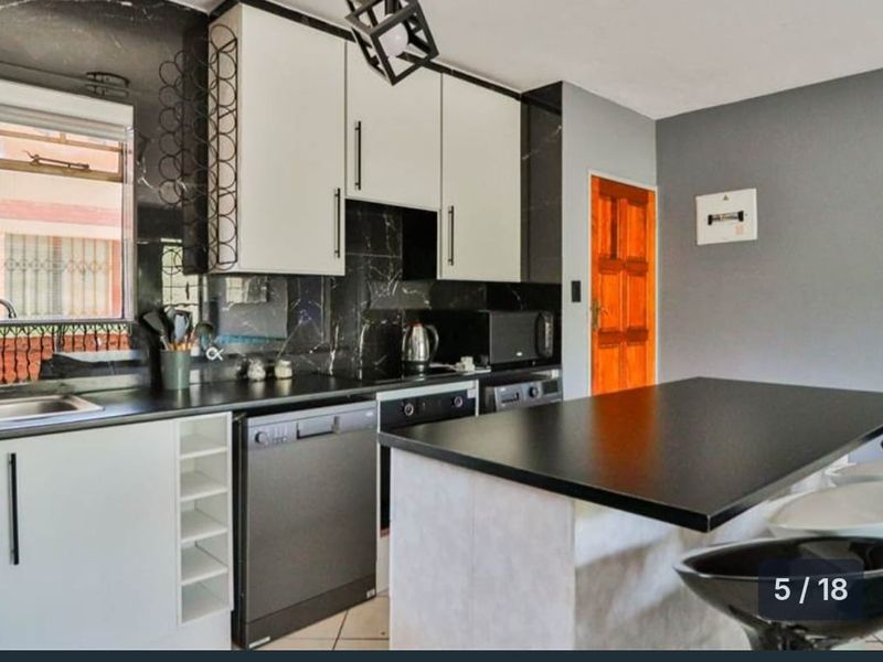 Apartment Block For Sale In Pretoria - Photo 4