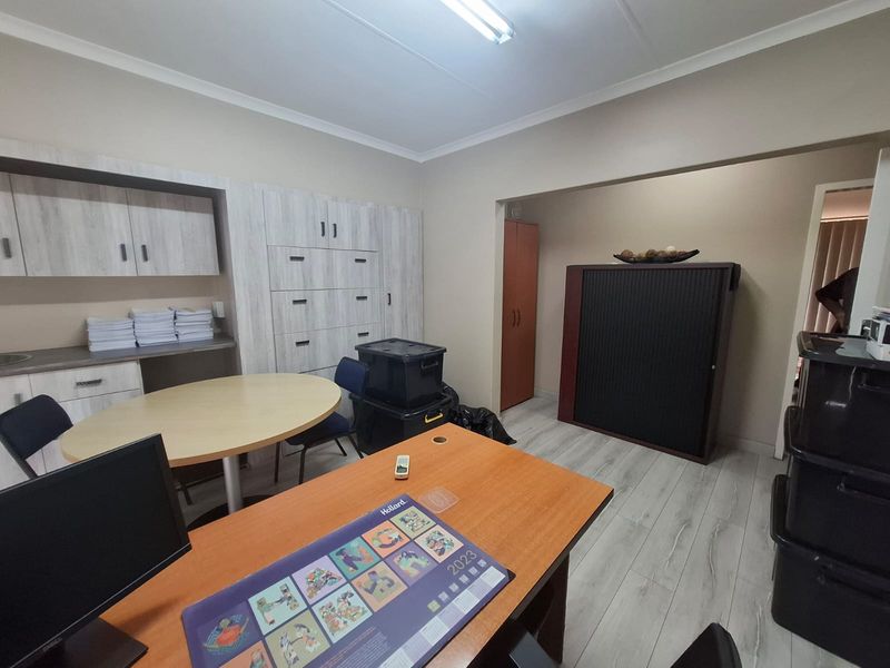 Business-Ready Property with Multiple Offices for sale in Safari Gardens, Rustenburg - Photo 9