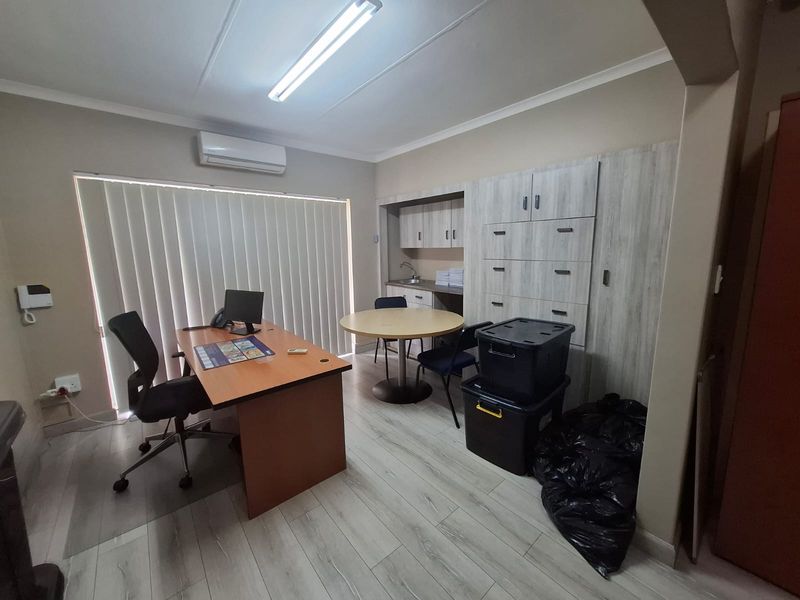 Business-Ready Property with Multiple Offices for sale in Safari Gardens, Rustenburg - Photo 8