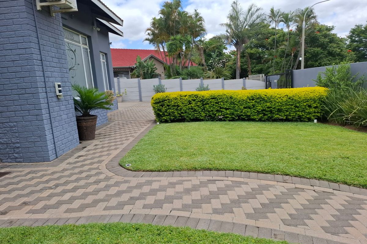 Business-Ready Property with Multiple Offices for sale in Safari Gardens, Rustenburg - Photo 2