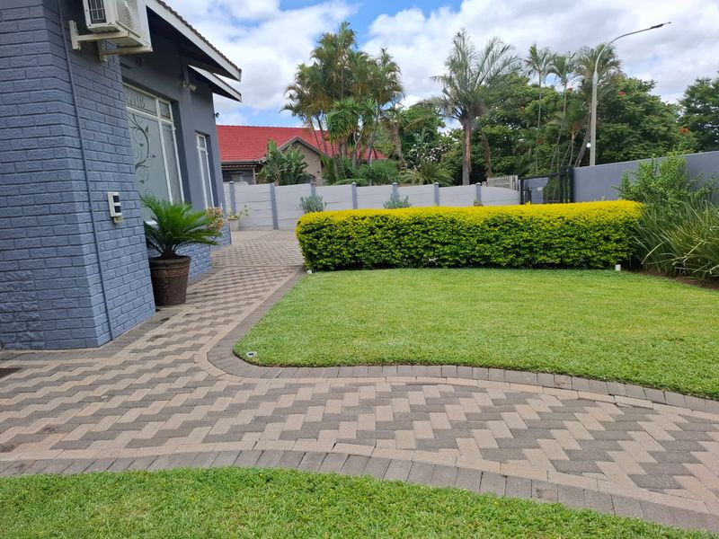 Business-Ready Property with Multiple Offices for sale in Safari Gardens, Rustenburg - Photo 2