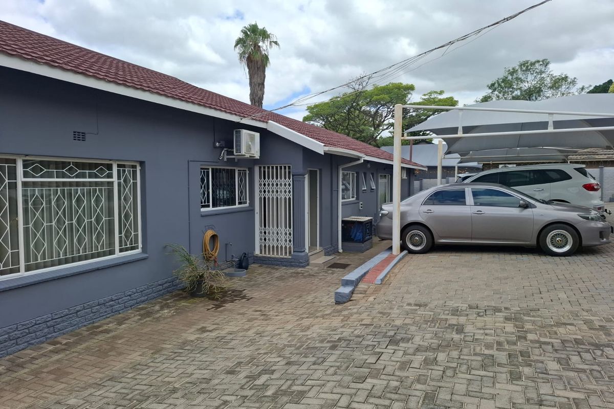 Business-Ready Property with Multiple Offices for sale in Safari Gardens, Rustenburg - Photo 4