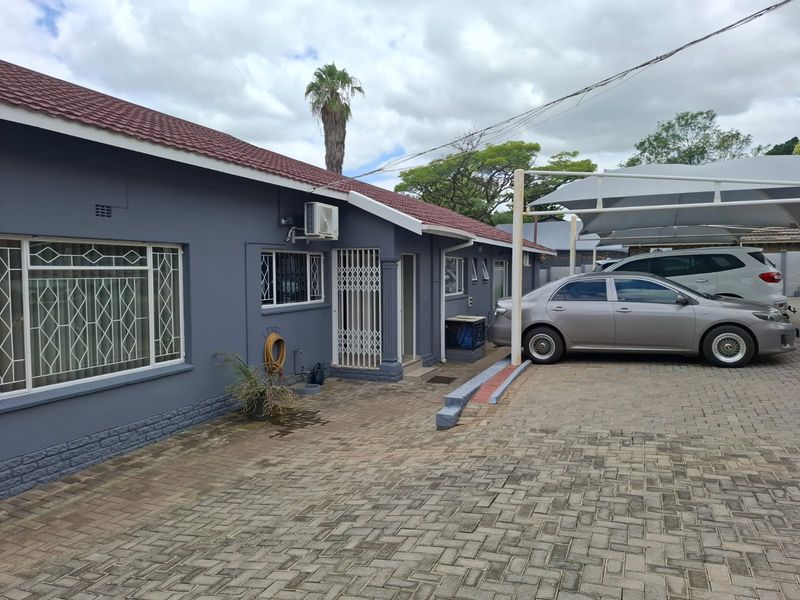 Business-Ready Property with Multiple Offices for sale in Safari Gardens, Rustenburg - Photo 4