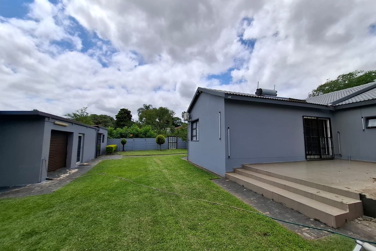 Family Haven for sale in Safari Gardens, Rustenburg - Photo 2