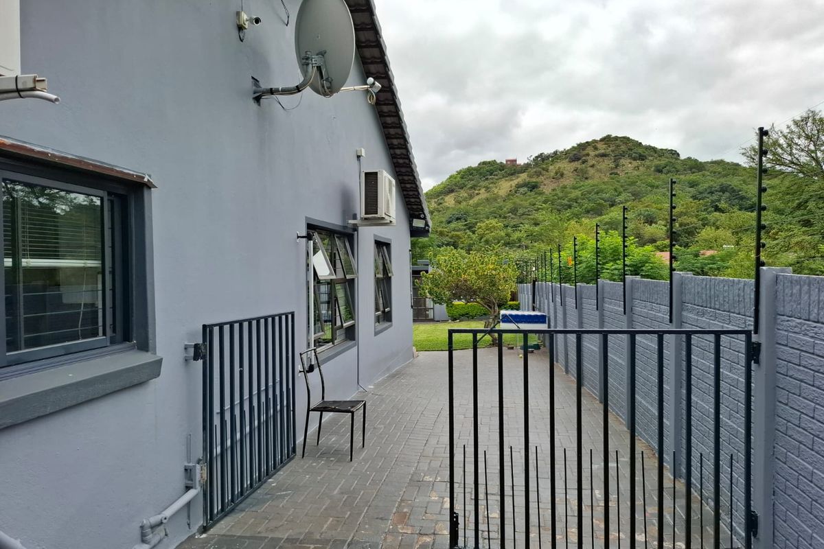 Family Haven for sale in Safari Gardens, Rustenburg - Photo 4