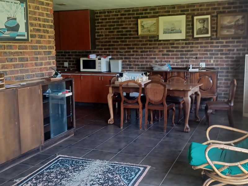 3 Bedroomed house with 1 Bedroom Cottage - Photo 7