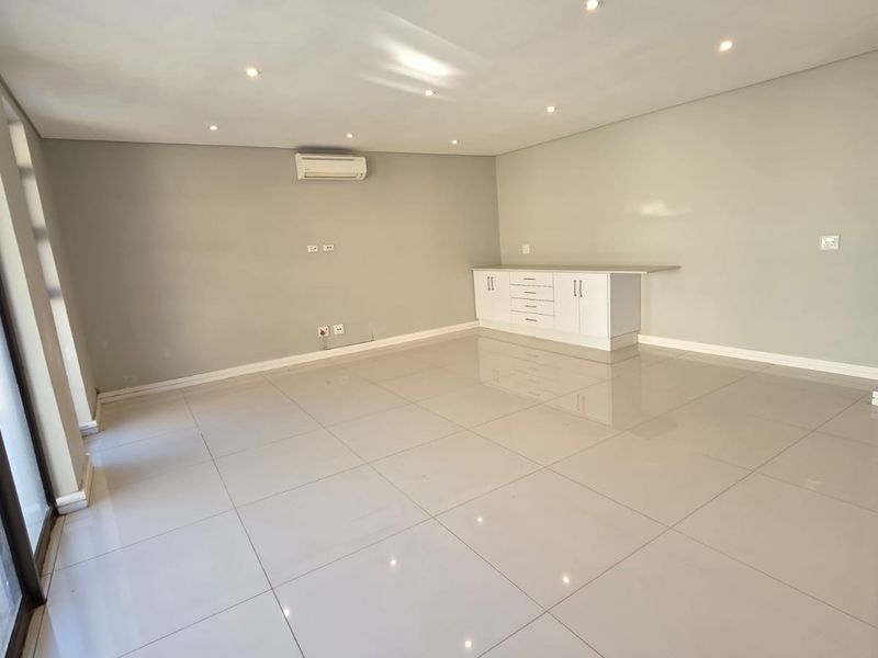 Elegant 5-Bedroom Home with Breathtaking Views & Luxurious Comfort - Photo 9